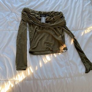 Gorgeous Brand New with Tags Prettylittlething Olive Off the Shoulder Slinky Top